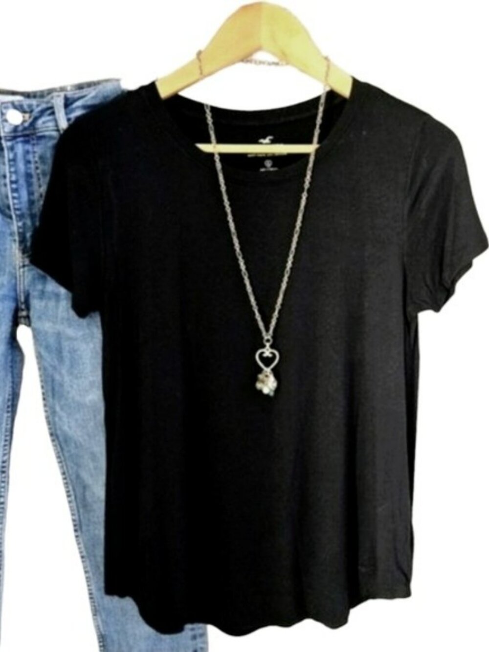 Hollister Women’s Small Black T-Shirt Short Sleeve Scoop Neck Tee Casual Basic